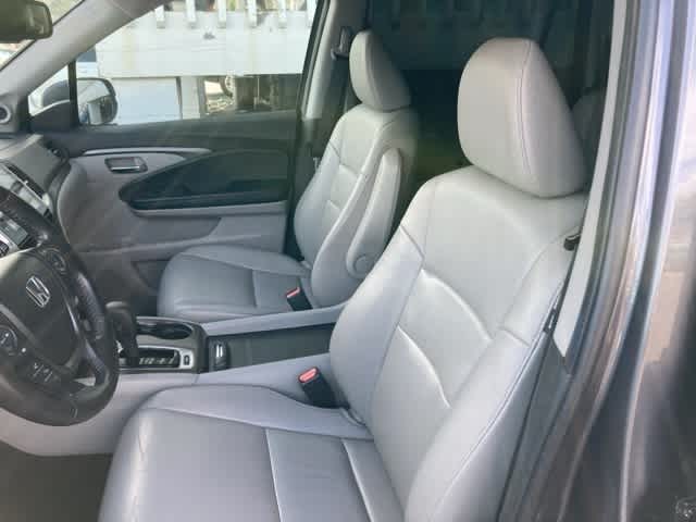 Thumbnail: 2016 Honda Pilot - 11