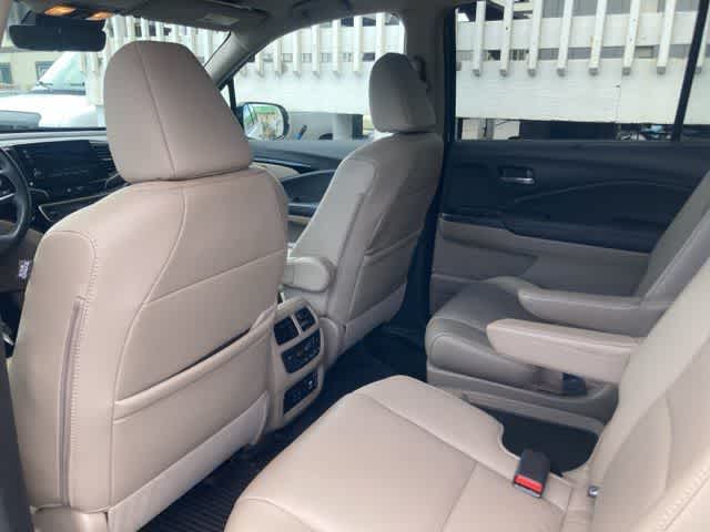 Thumbnail: 2019 Honda Pilot - 12