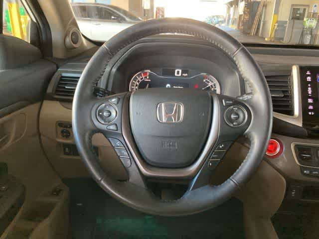 Thumbnail: 2017 Honda Pilot - 15