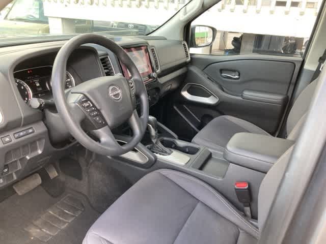 2022 Nissan Frontier SV photo 2