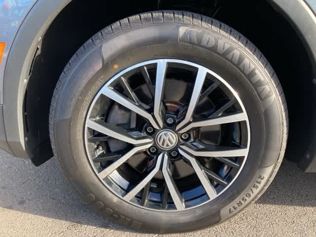 Thumbnail: 2021 Volkswagen Tiguan - 8