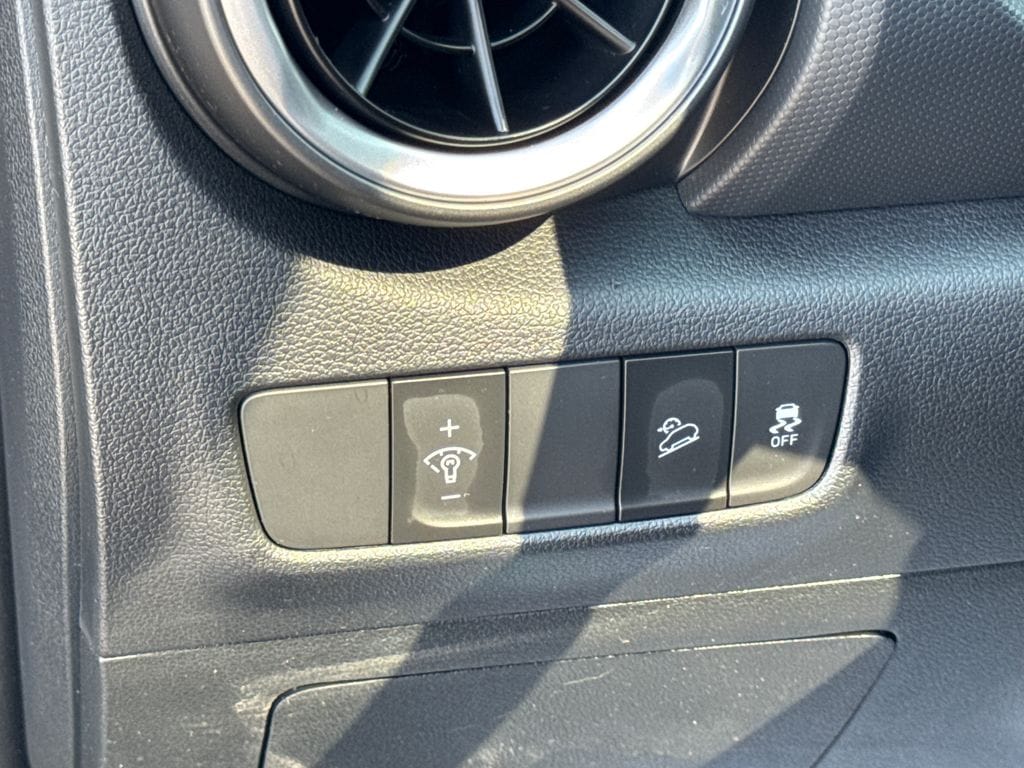 2023 Hyundai Kona Limited - Photo 19
