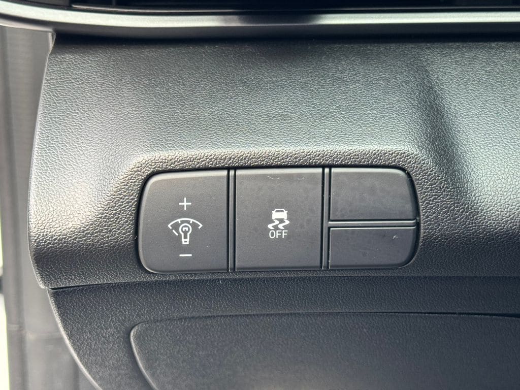 2025 Hyundai Elantra SEL - Photo 17