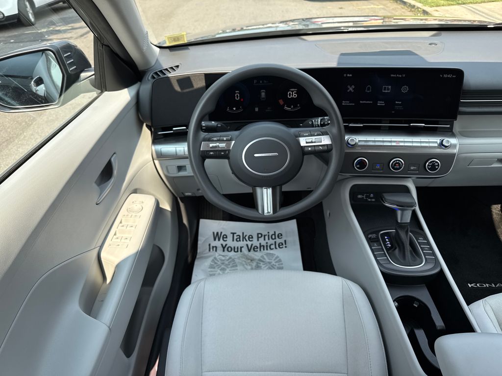 2024 Hyundai Kona SE - Photo 31
