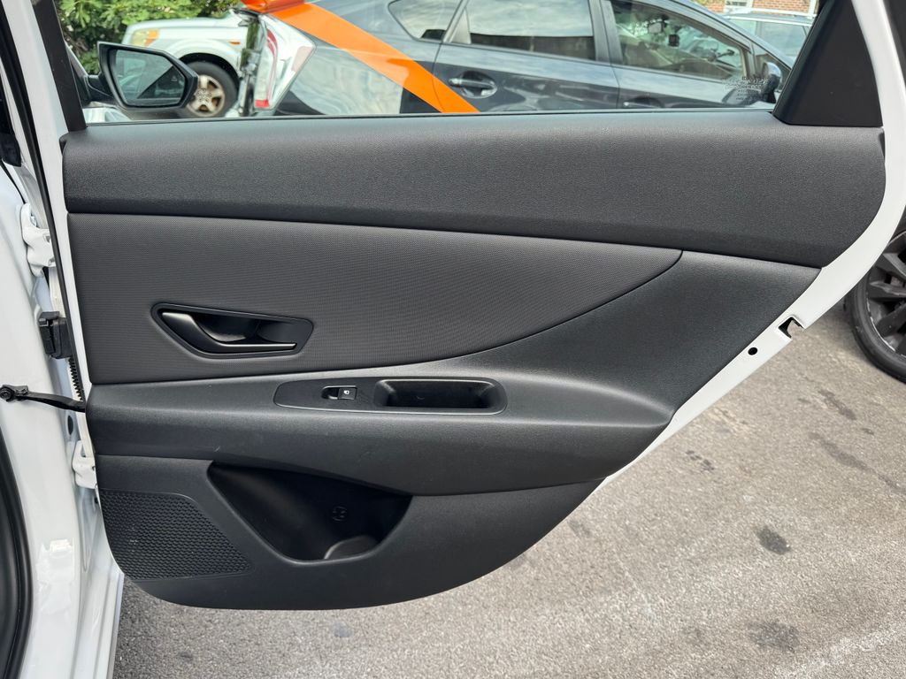 2025 Hyundai Elantra SEL - Photo 33