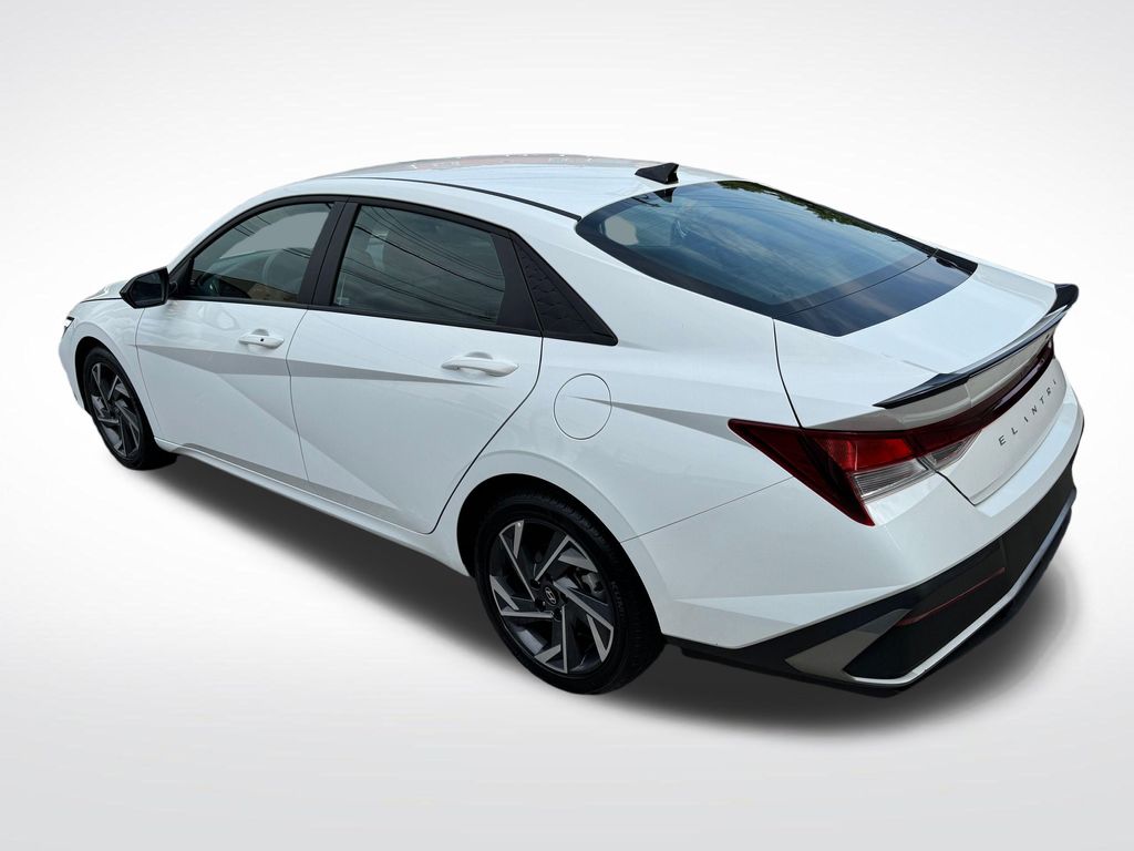 2025 Hyundai Elantra SEL - Photo 8