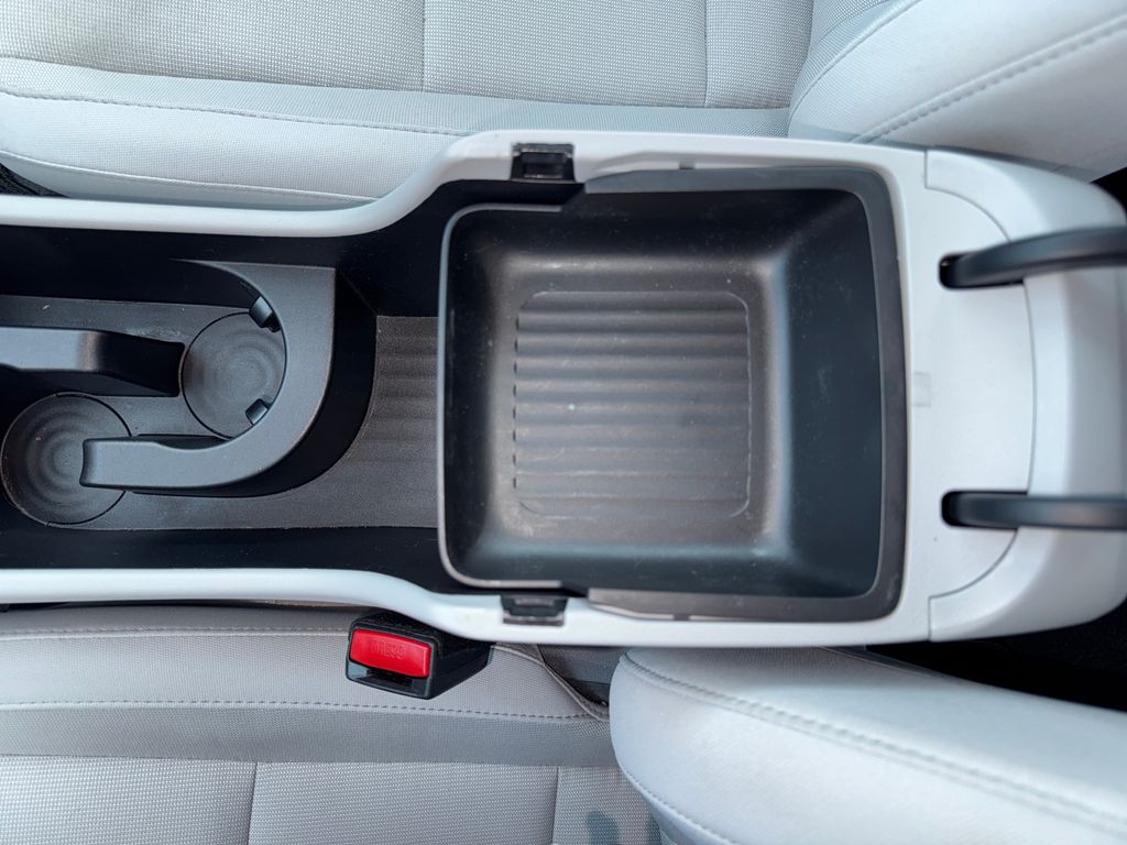 2024 Hyundai Kona SE - Photo 29