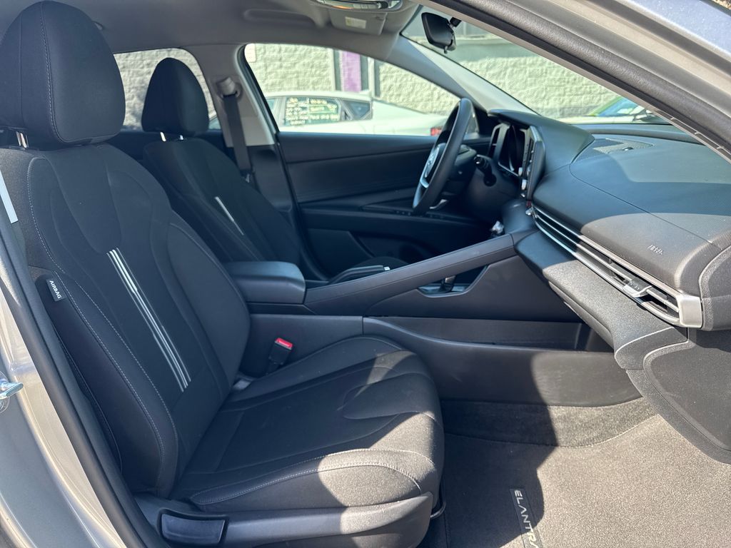 2022 Hyundai Elantra SEL - Photo 37