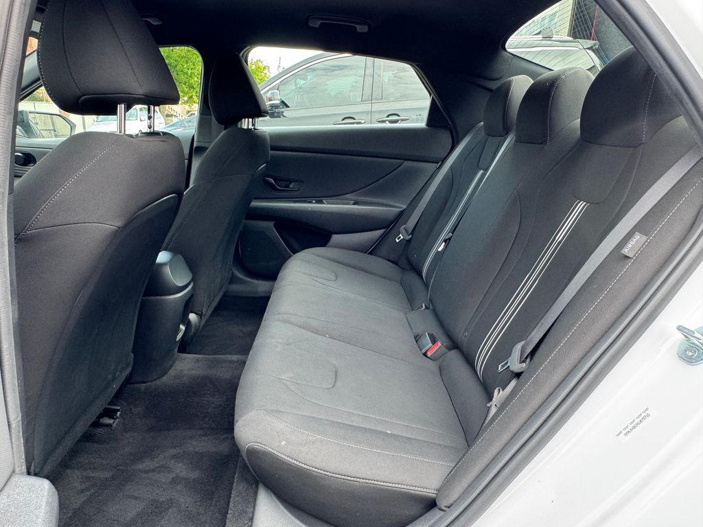 2025 Hyundai Elantra SEL - Photo 31