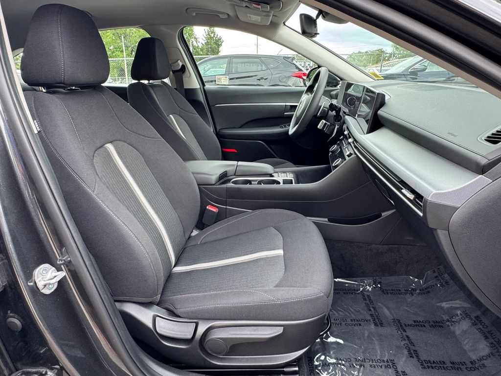 2025 Hyundai Sonata SEL - Photo 42