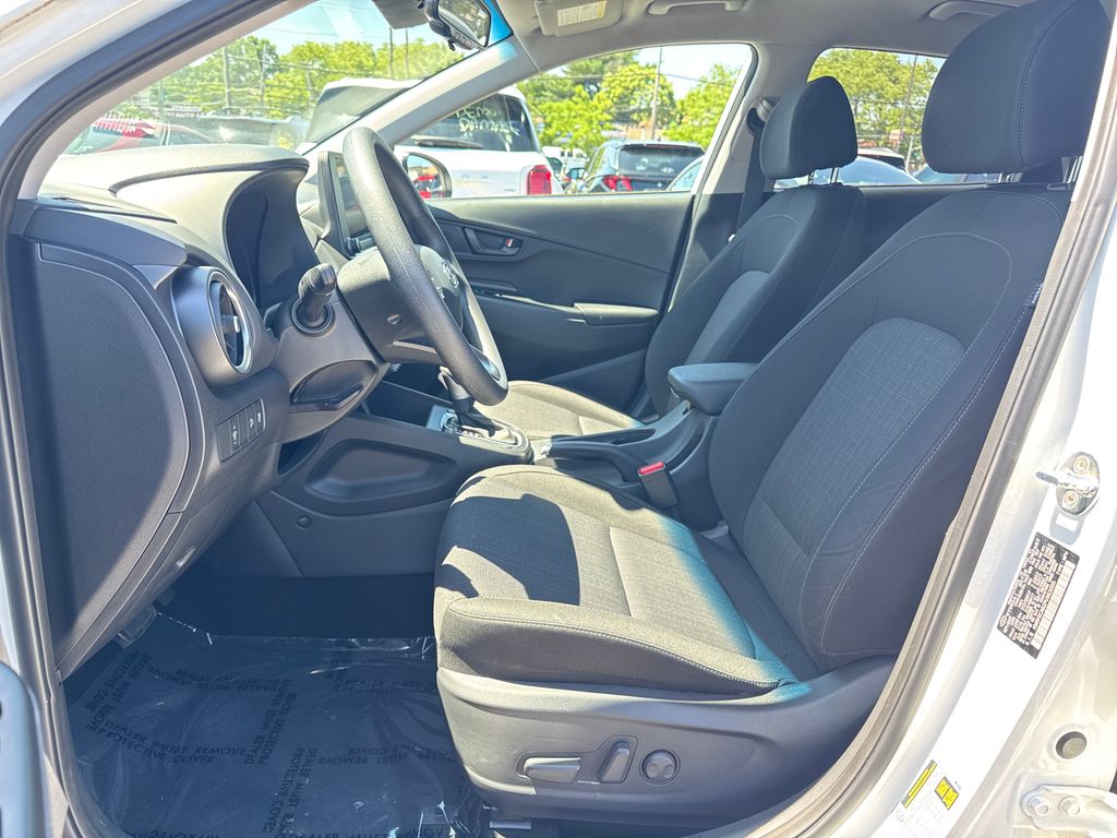 2023 Hyundai Kona SEL - Photo 16