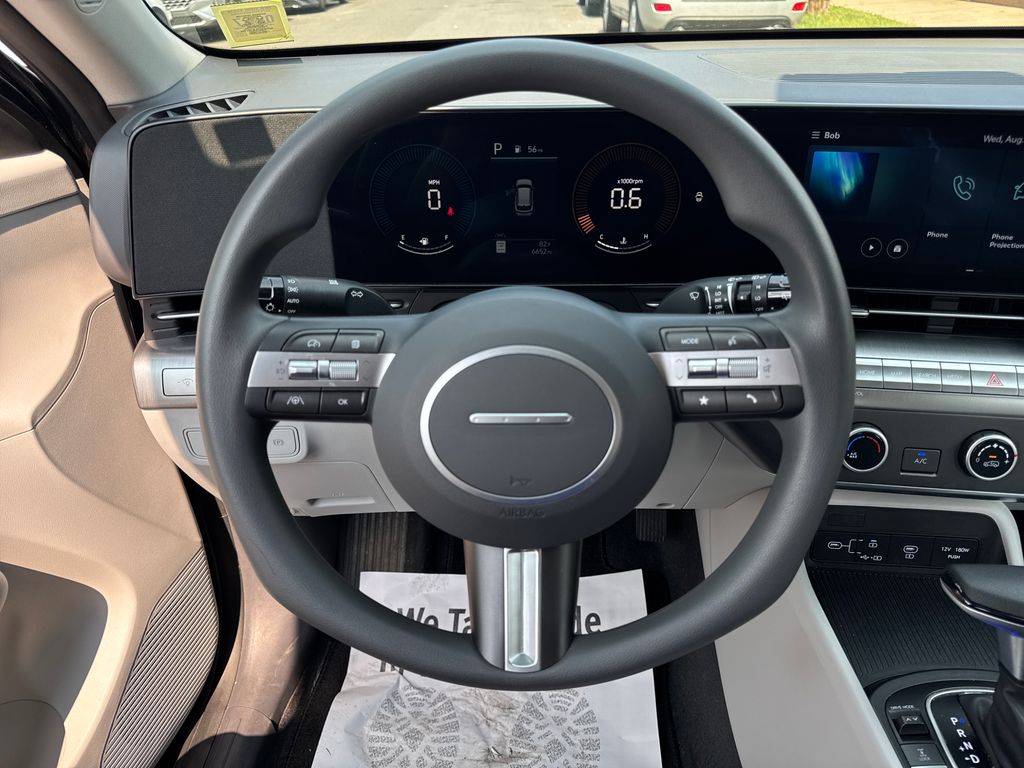 2024 Hyundai Kona SE - Photo 18
