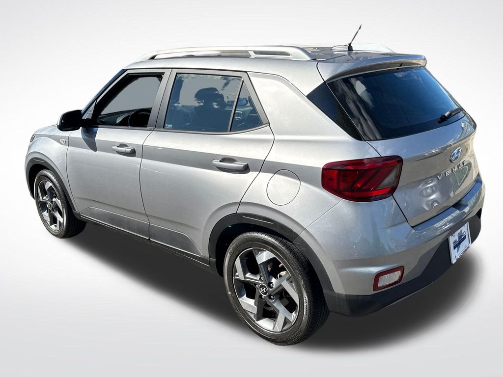 2023 Hyundai Venue SEL - Photo 8