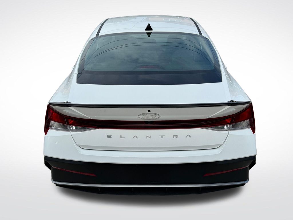 2025 Hyundai Elantra SEL - Photo 9