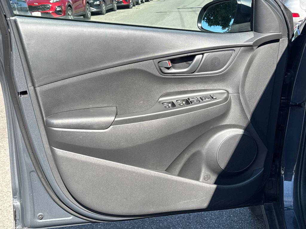 2023 Hyundai Kona SEL - Photo 14