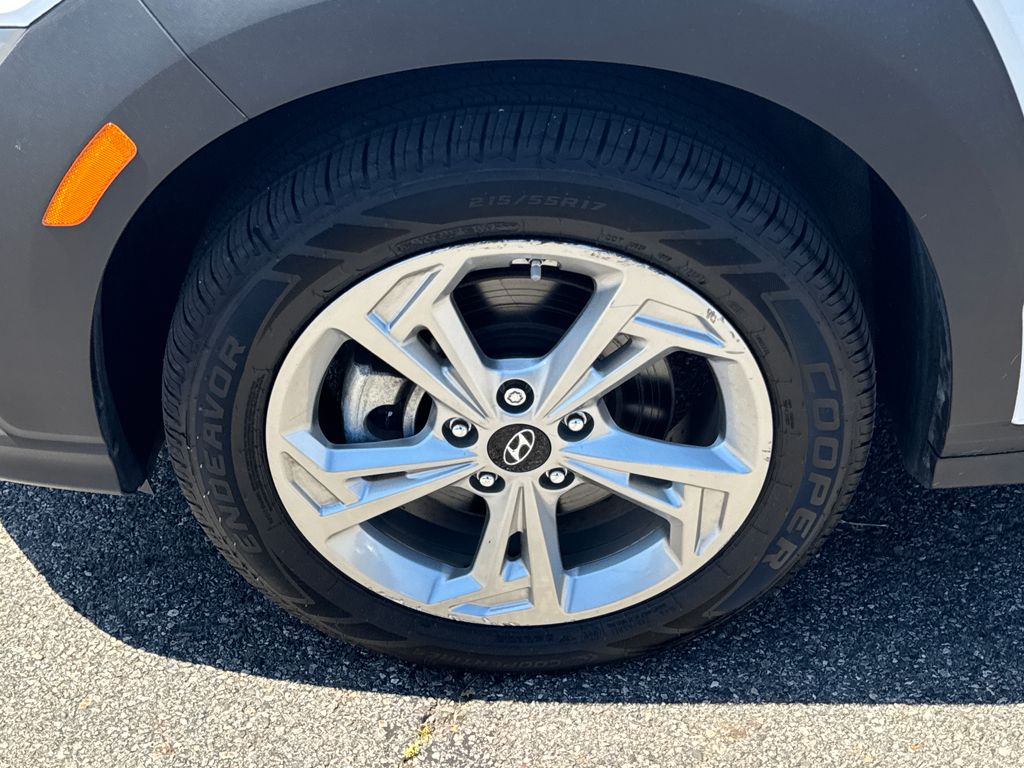 2023 Hyundai Kona SEL - Photo 13