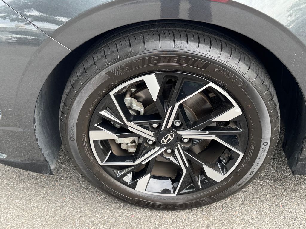 2025 Hyundai Sonata SEL - Photo 13