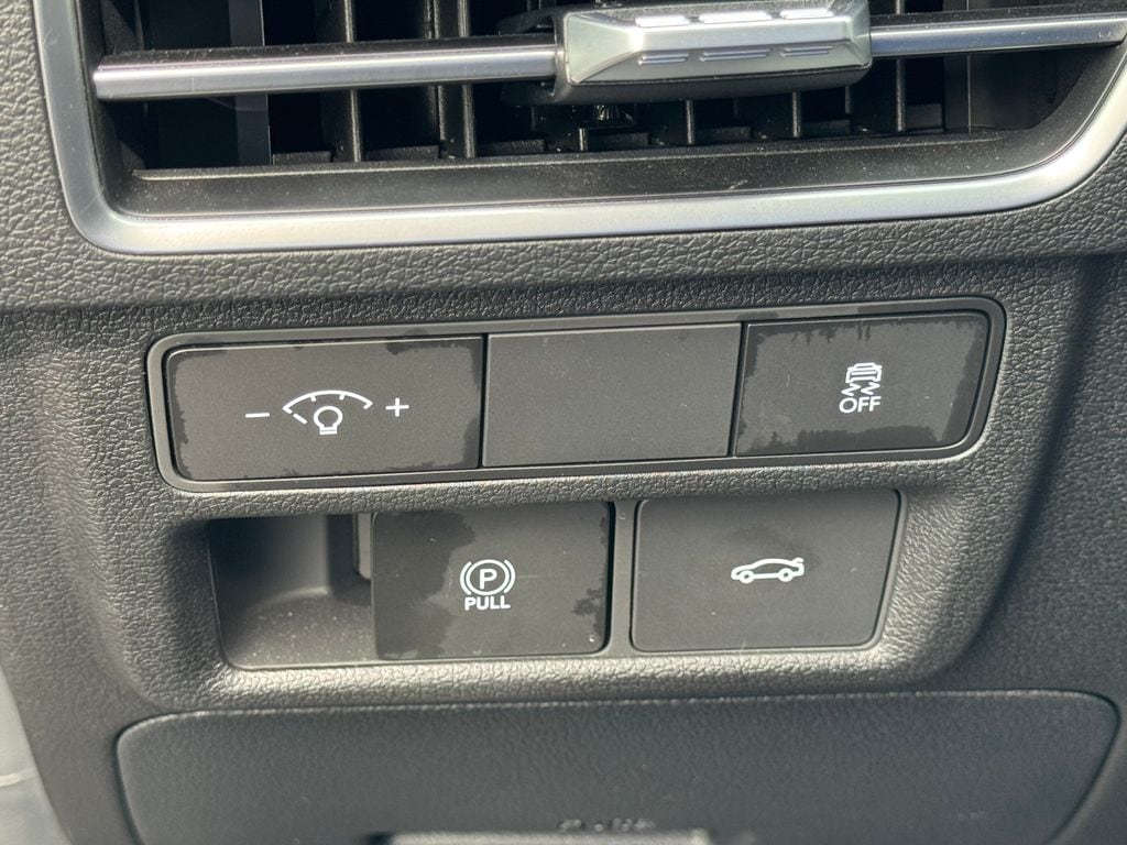 2025 Hyundai Sonata SEL - Photo 18