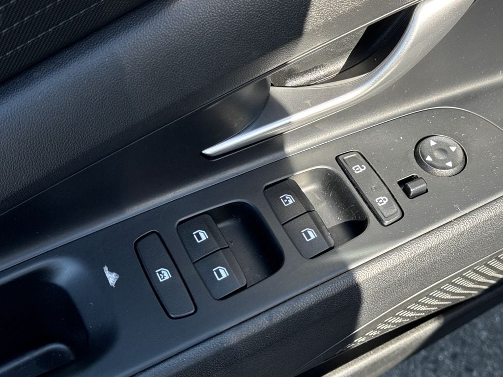 2022 Hyundai Elantra SEL - Photo 15