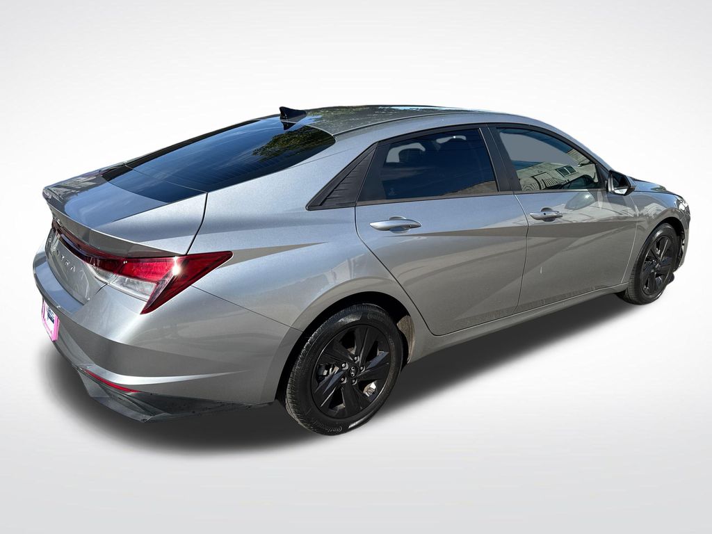 2022 Hyundai Elantra SEL - Photo 10