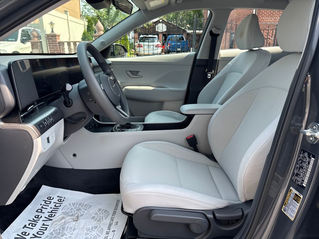 2024 Hyundai Kona SE - Photo 16