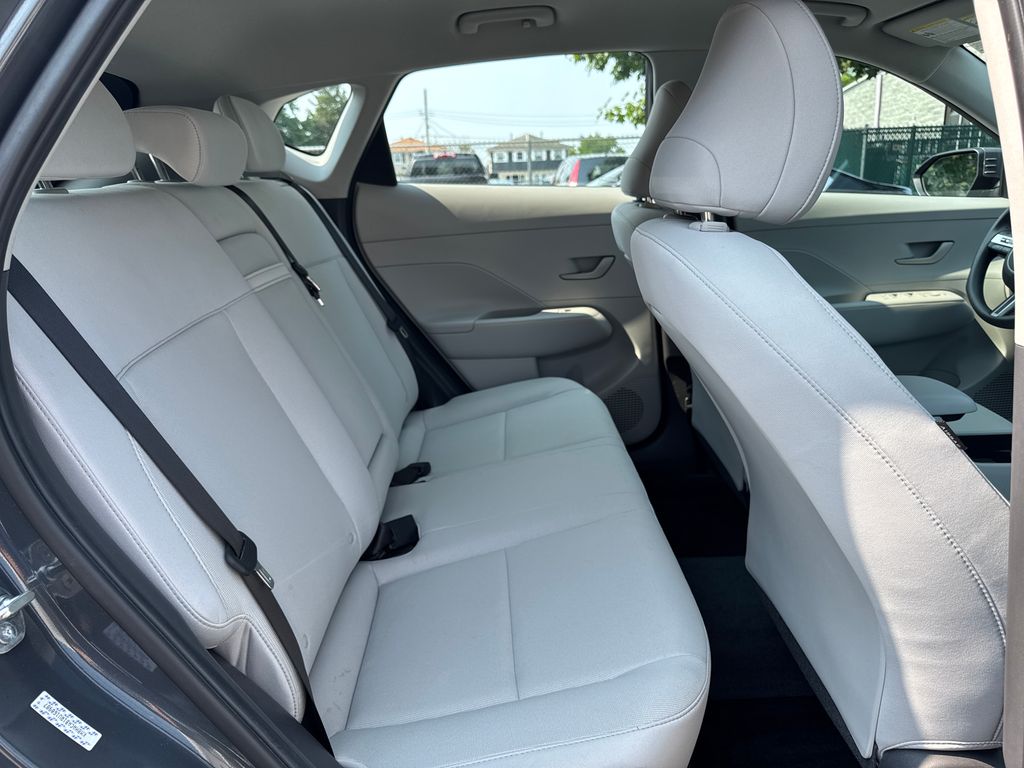 2024 Hyundai Kona SE - Photo 36