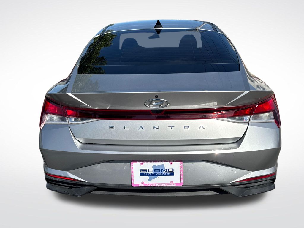 2022 Hyundai Elantra SEL - Photo 9