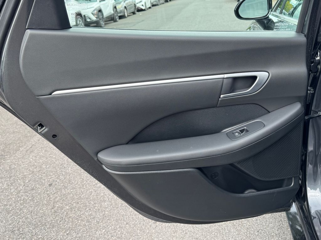 2025 Hyundai Sonata SEL - Photo 35