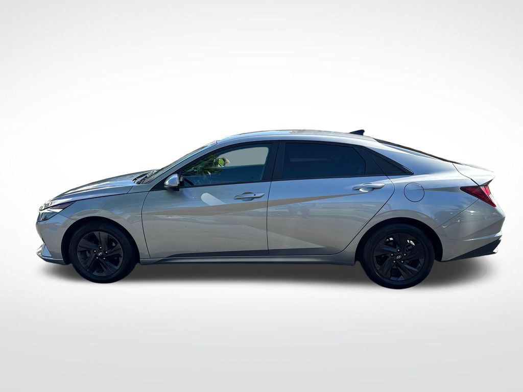 2022 Hyundai Elantra SEL - Photo 7