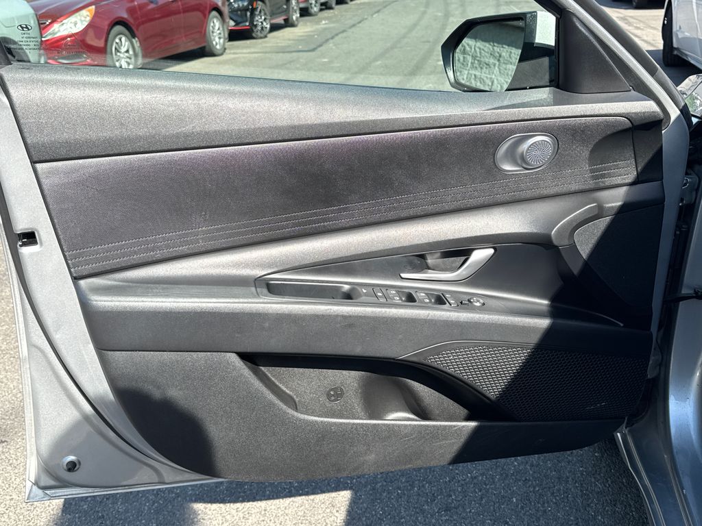 2022 Hyundai Elantra SEL - Photo 14