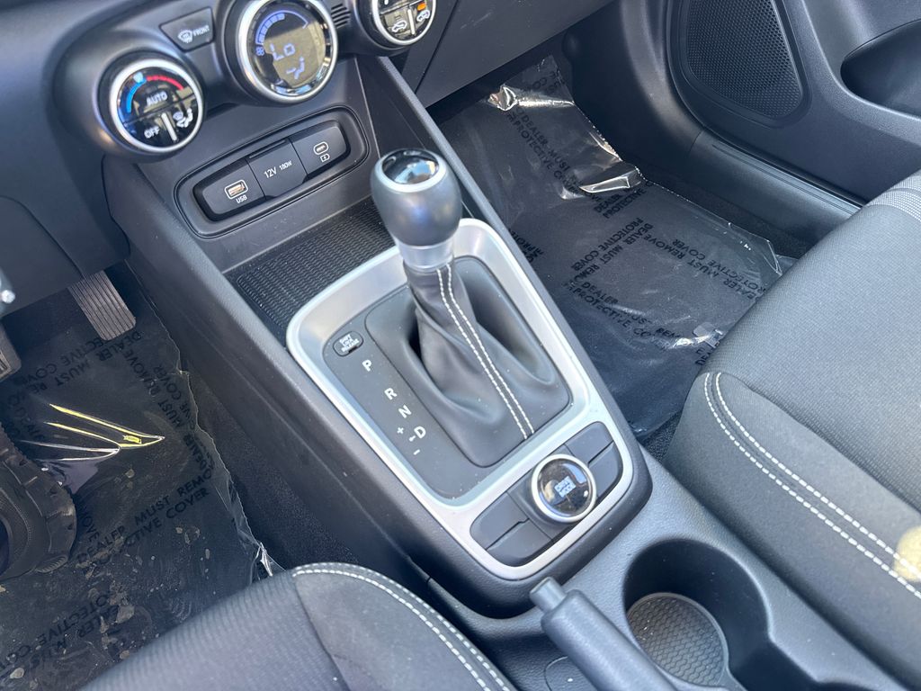 2023 Hyundai Venue SEL - Photo 26