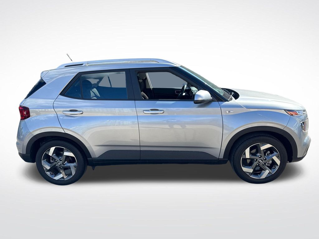 2023 Hyundai Venue SEL - Photo 11