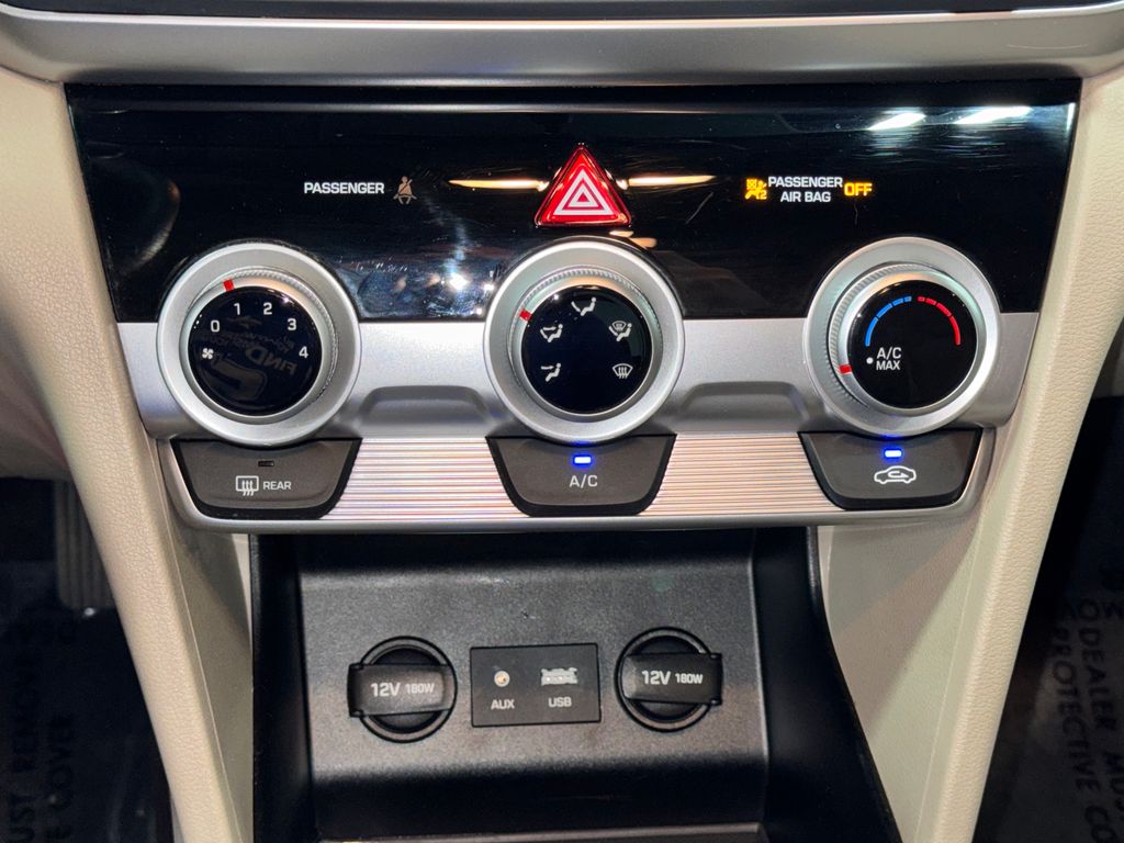 2019 Hyundai Elantra SE - Photo 25