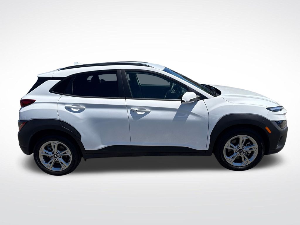 2023 Hyundai Kona SEL - Photo 11