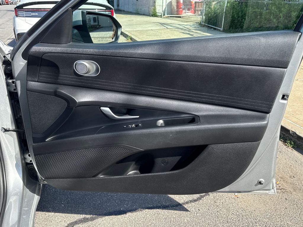 2022 Hyundai Elantra SEL - Photo 36