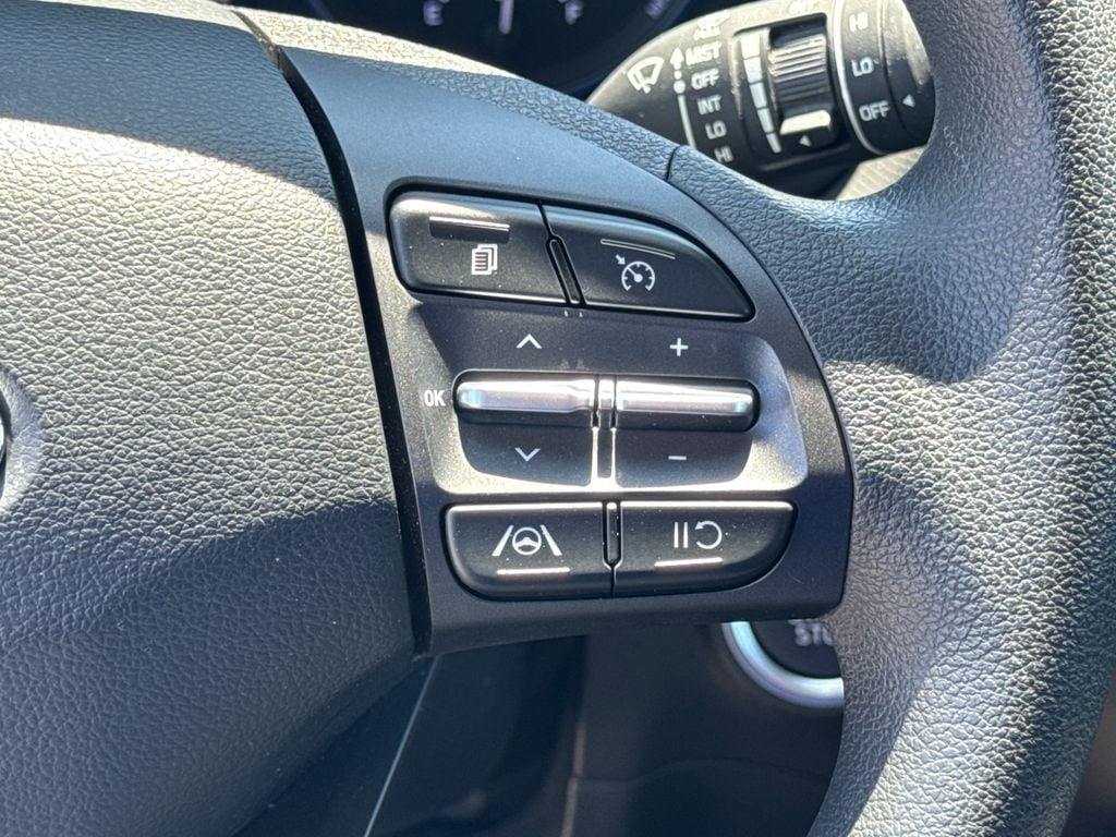 2023 Hyundai Kona SEL - Photo 21