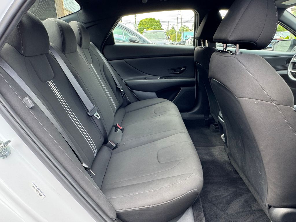2025 Hyundai Elantra SEL - Photo 34