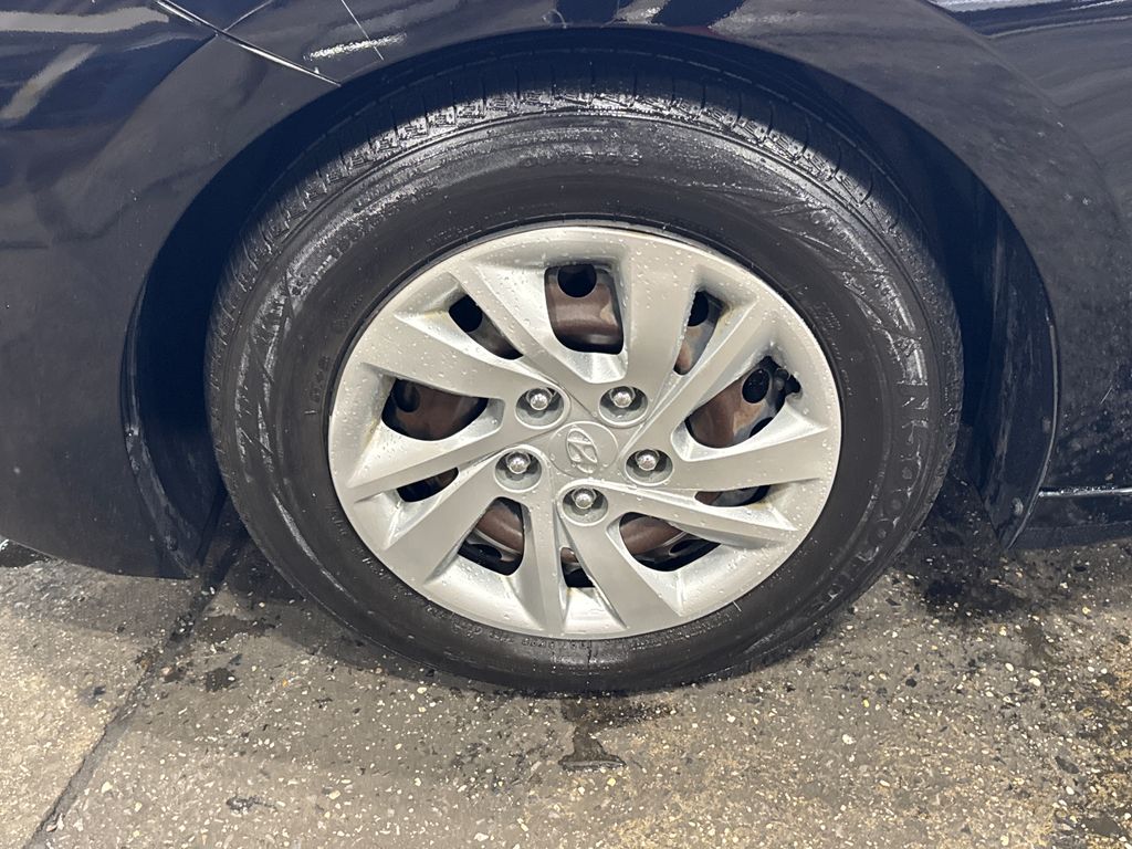 2019 Hyundai Elantra SE - Photo 13