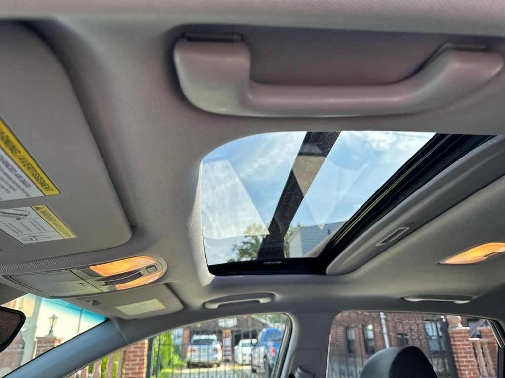 2023 Hyundai Kona Limited - Photo 18
