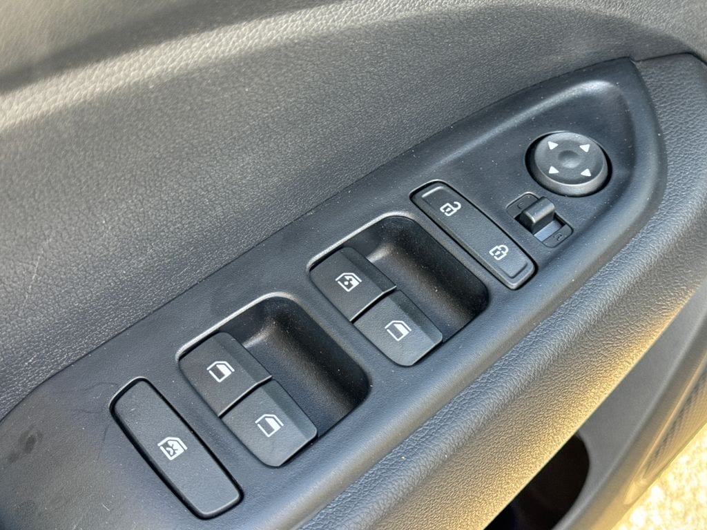 2023 Hyundai Venue SEL - Photo 15