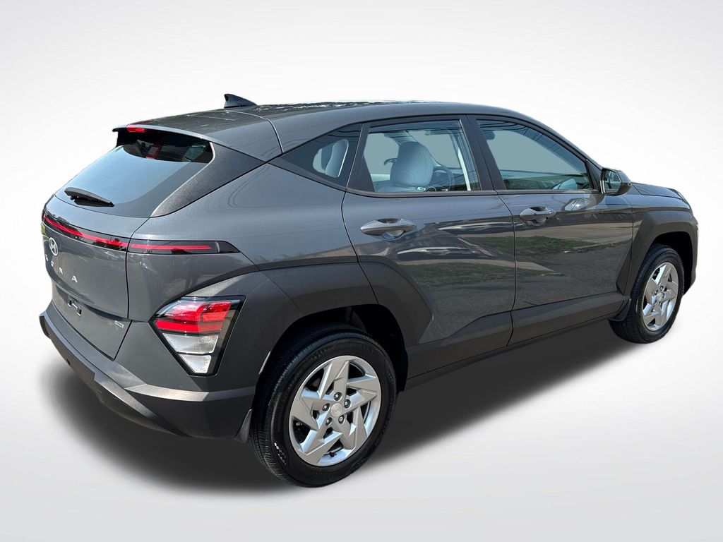 2024 Hyundai Kona SE - Photo 10