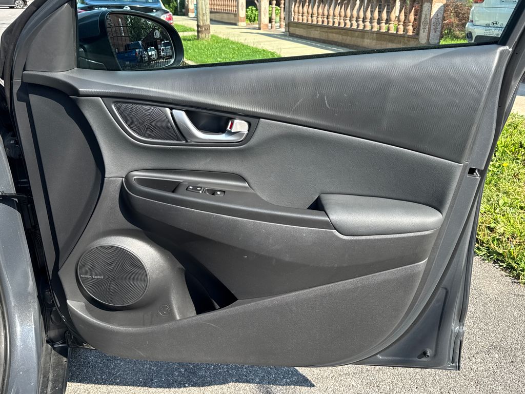 2023 Hyundai Kona Limited - Photo 40