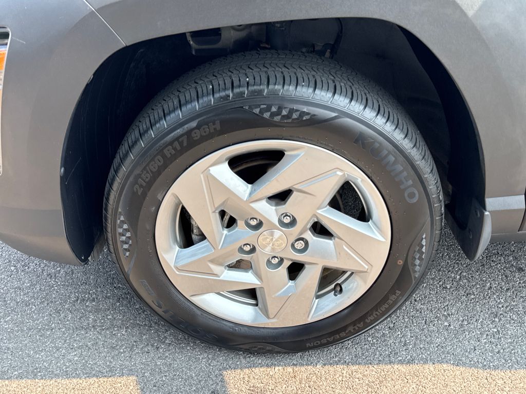 2024 Hyundai Kona SE - Photo 13