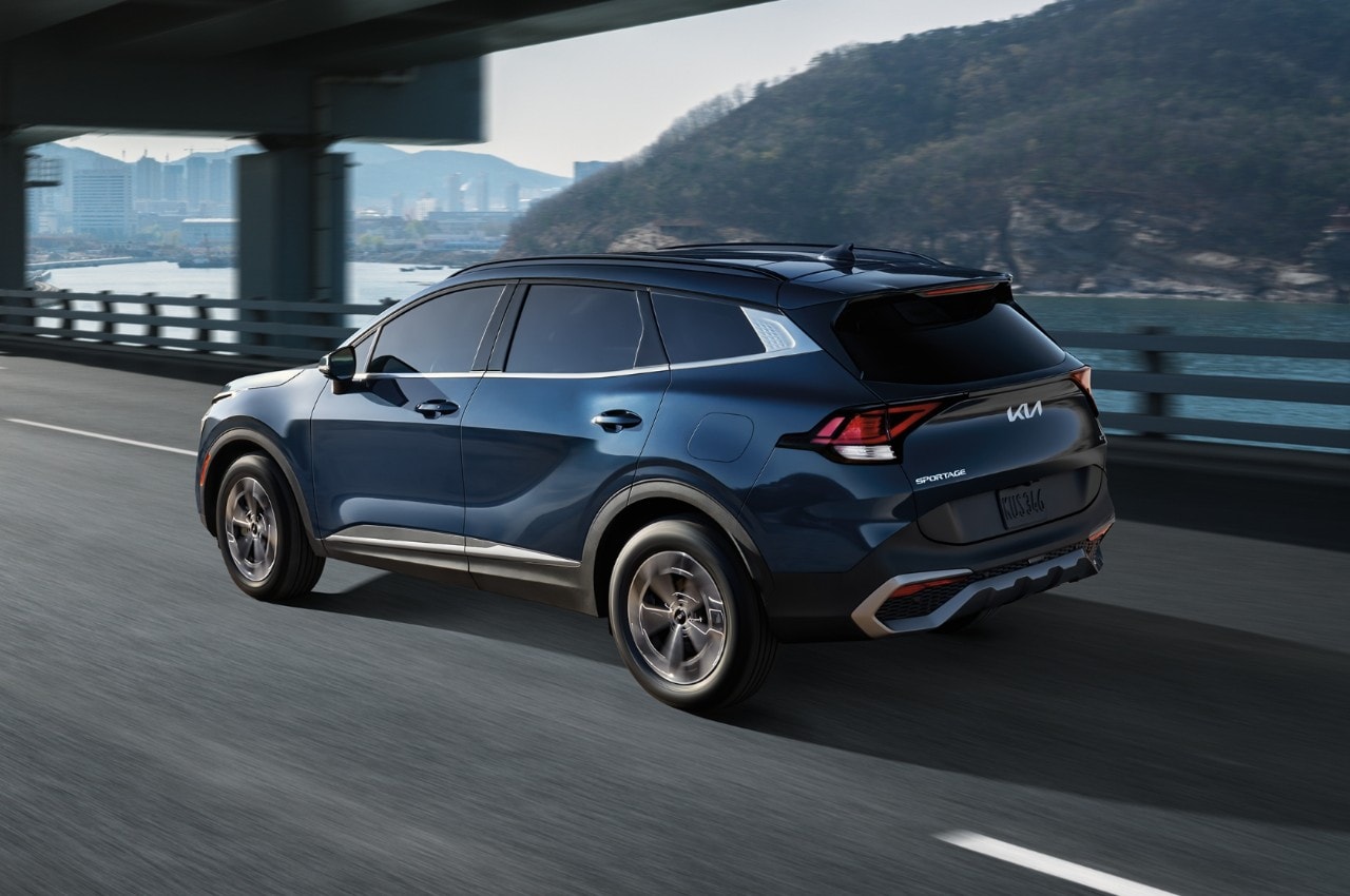 kia-sportage-hev-2023-asset-carousel-1.jpeg