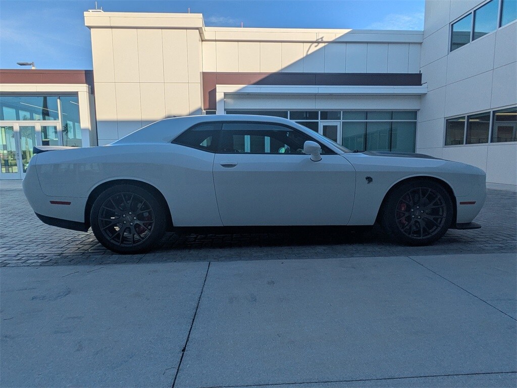 2015 Dodge Challenger SRT8 Hellcat photo 3