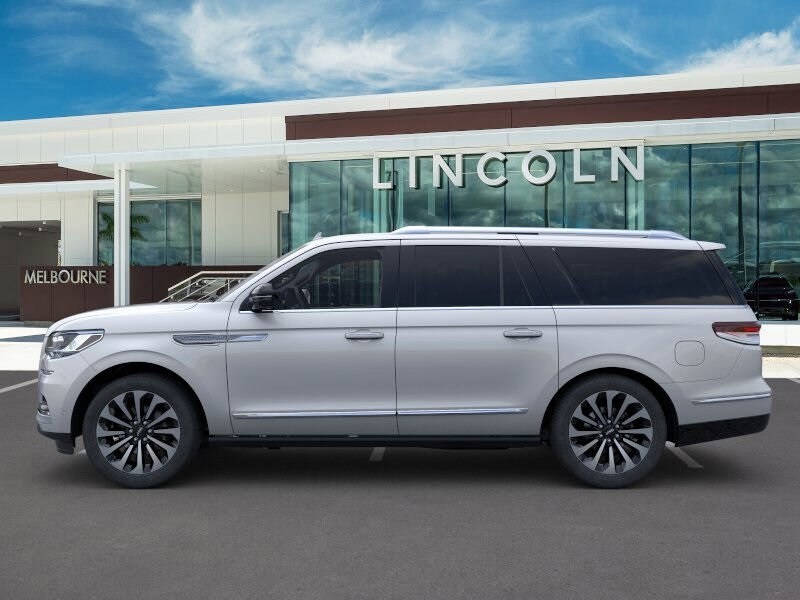 2024 Lincoln Navigator L Reserve photo 3