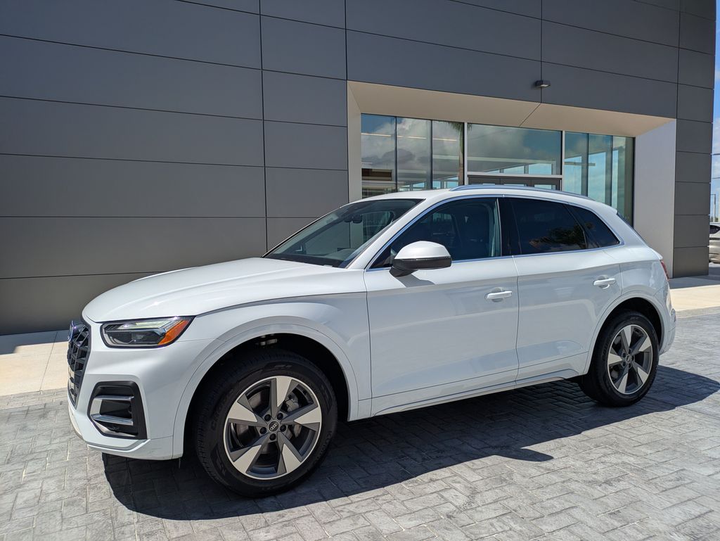 2023 Audi Q5 40 Premium Plus's photo