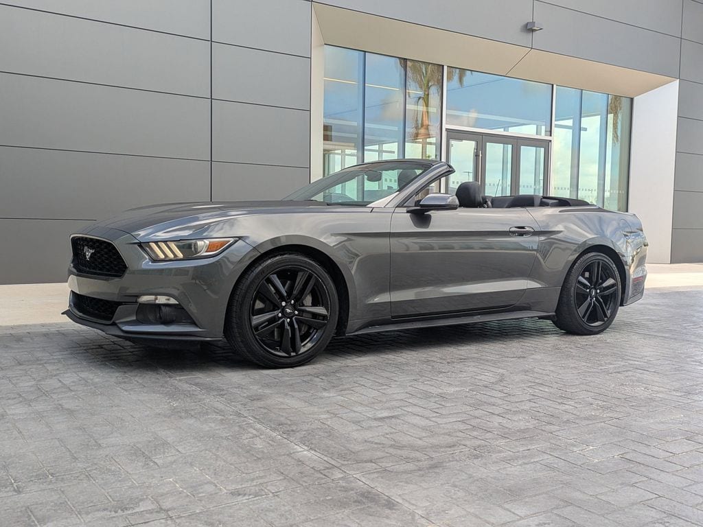 2015 Ford Mustang EcoBoost Convertible Premium's photo