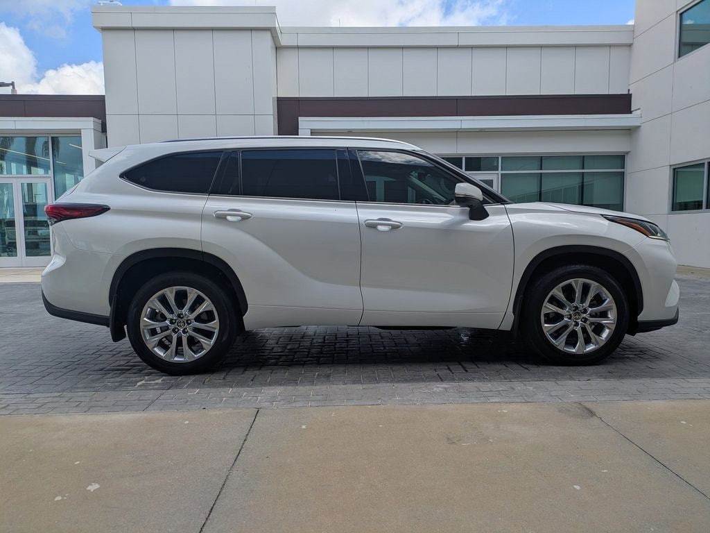 Used 2023 Toyota Highlander Limited SUV
