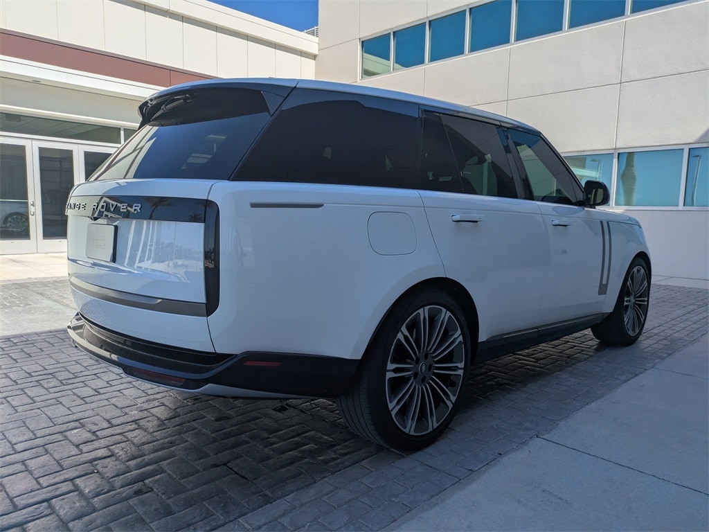 Used 2024 Land Rover Range Rover SE SUV